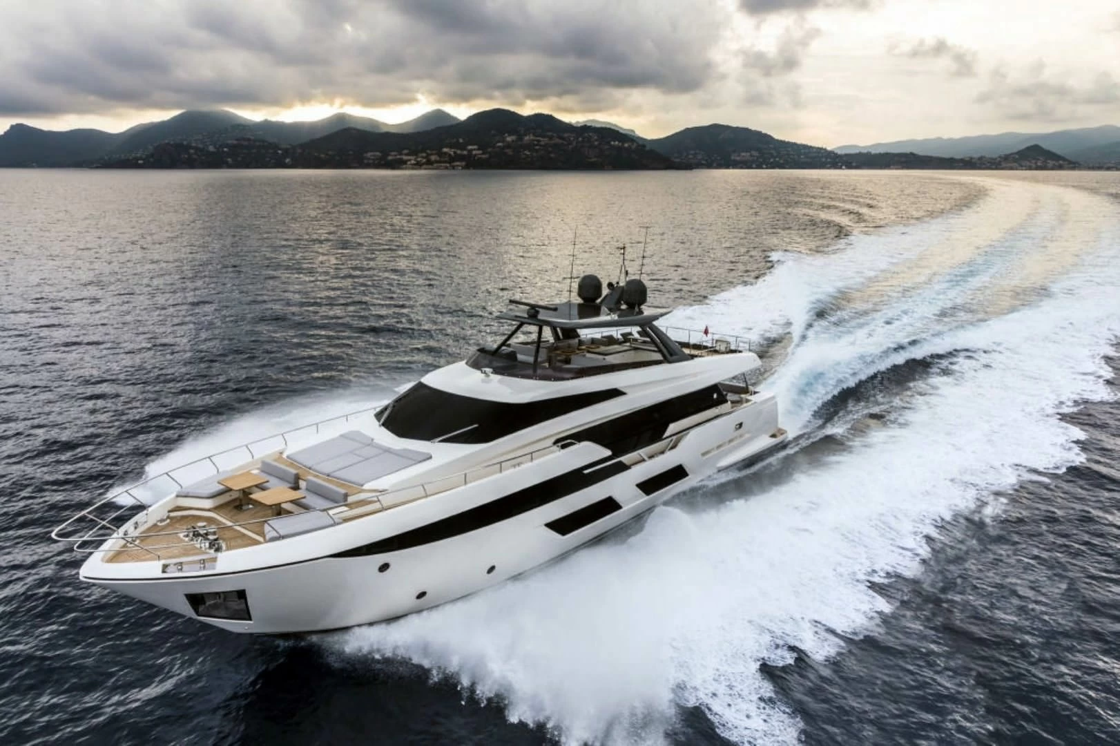 法拉帝（Ferretti）920-2000-M86