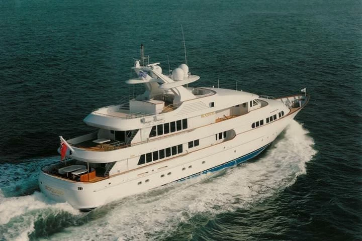 斐帝星 （Feadship）Iroquois