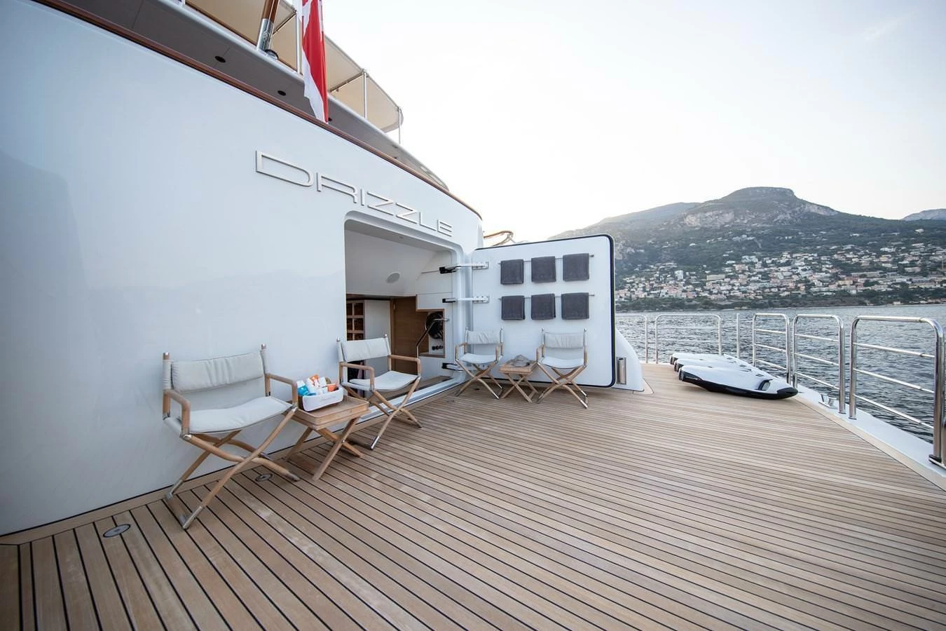 斐帝星（Feadship）Drizzle