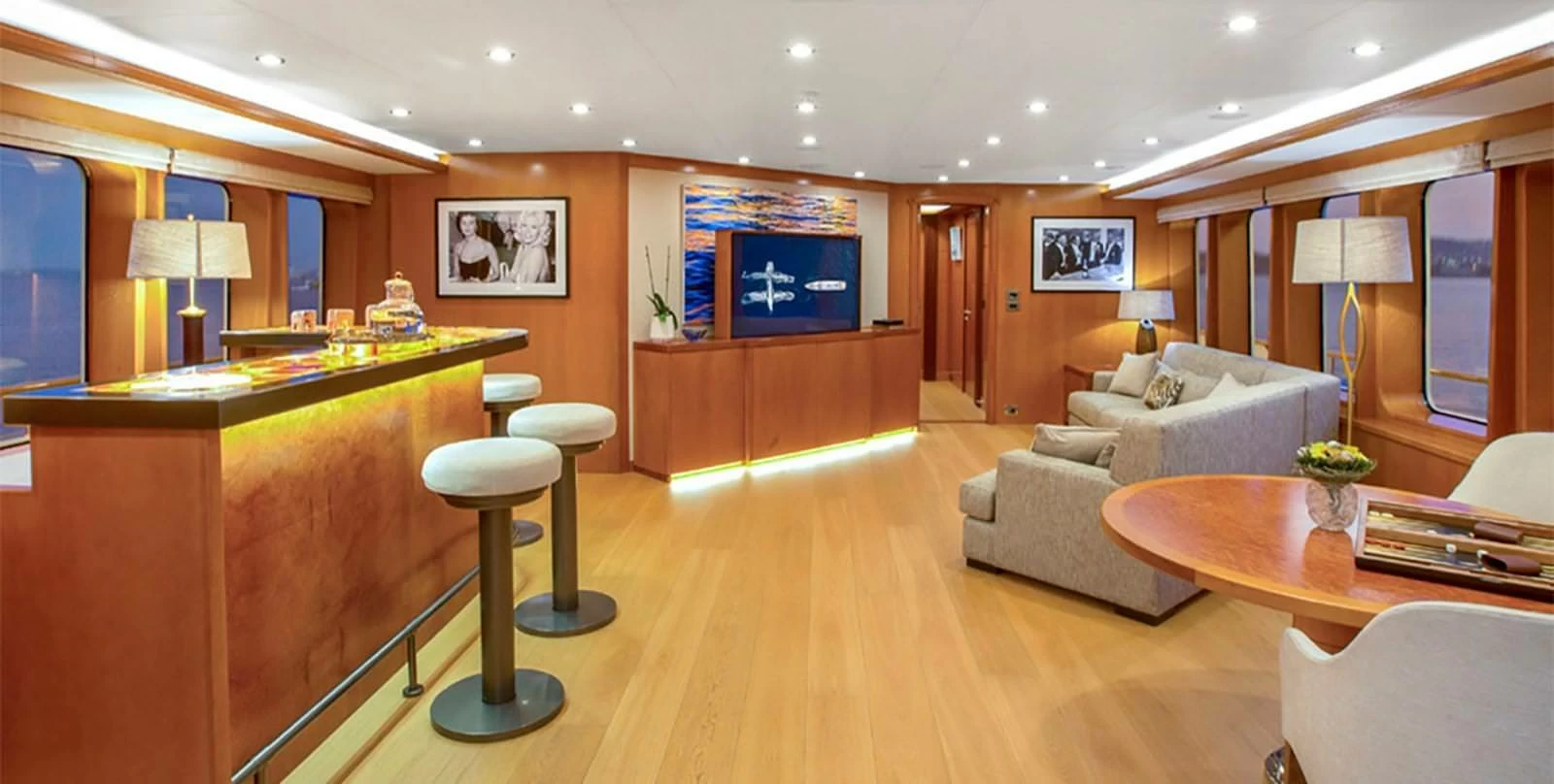 斐帝星 （Feadship）Iroquois
