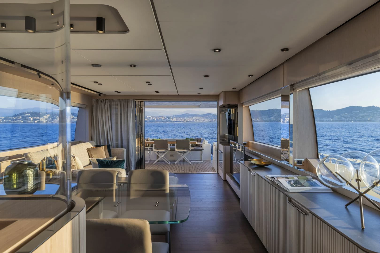法拉帝（Ferretti）780-1400