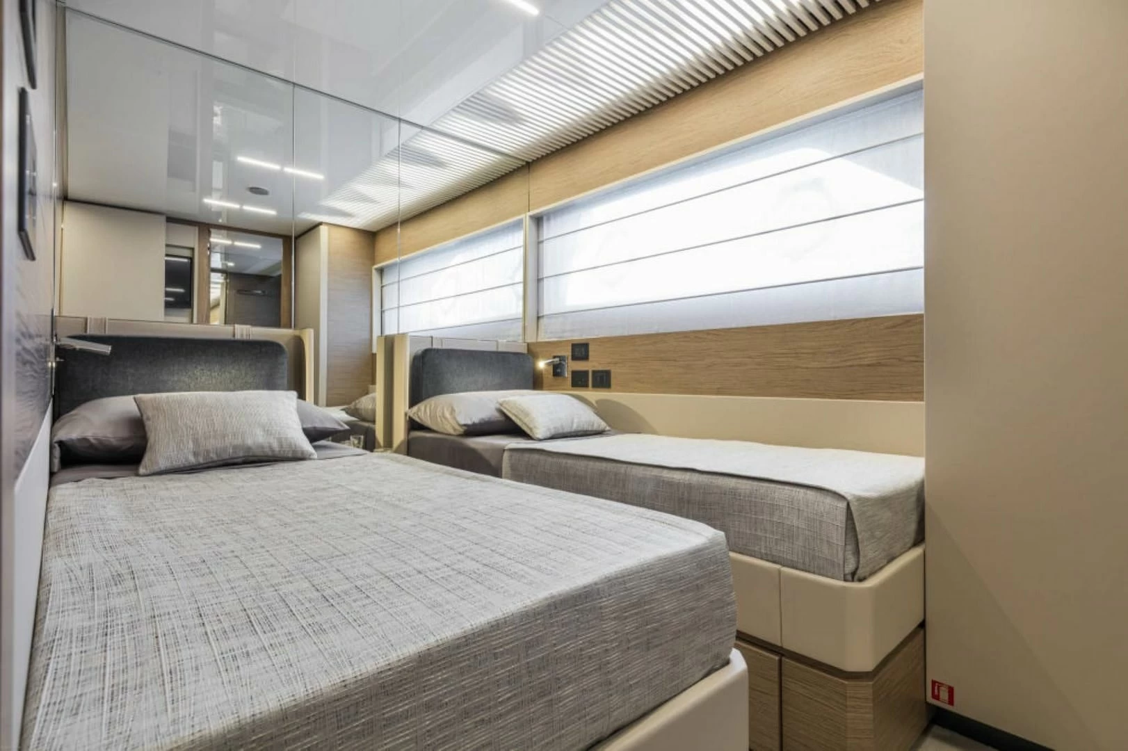 法拉帝（Ferretti）920-2000-M86