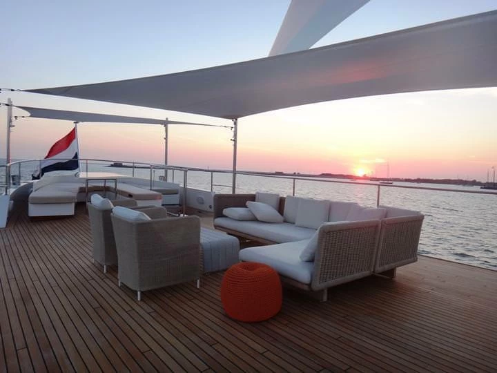 斐帝星（Feadship） Din-Dina