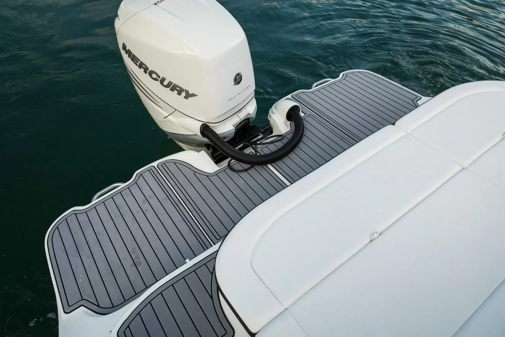 希瑞（SeaRay）SDX 270 OUTBOARD