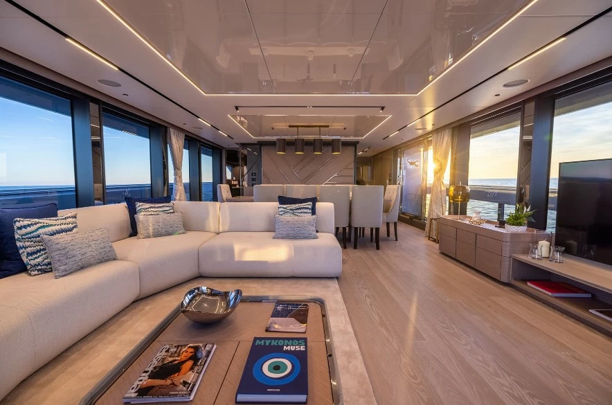 圣汐克(Sunseeker)100 Yacht超级游艇沙龙布局