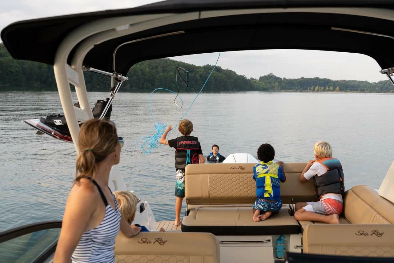 希瑞（SeaRay）SDX 250 OUTBOARD
