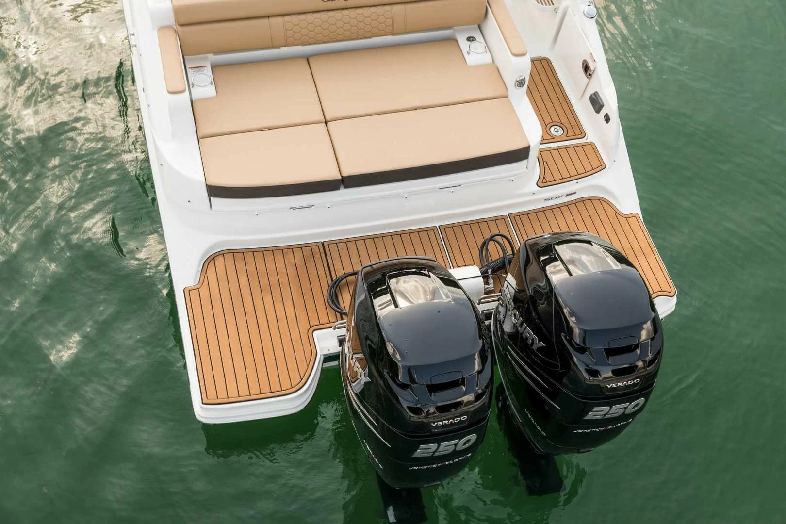  希瑞（SeaRay）SDX 290 OUTBOARD