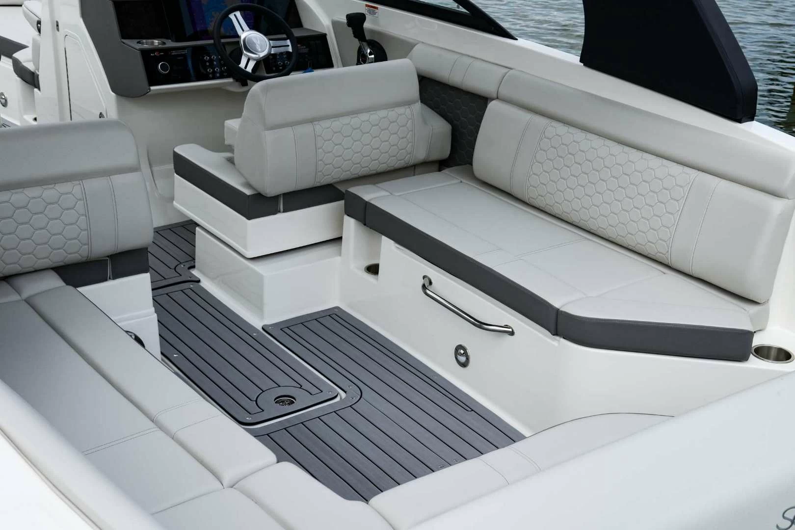 希瑞（SeaRay）SDX 270 OUTBOARD