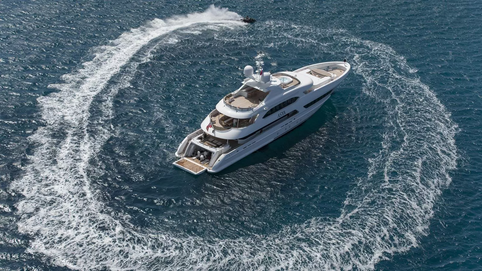 海森（Heesen）Asya