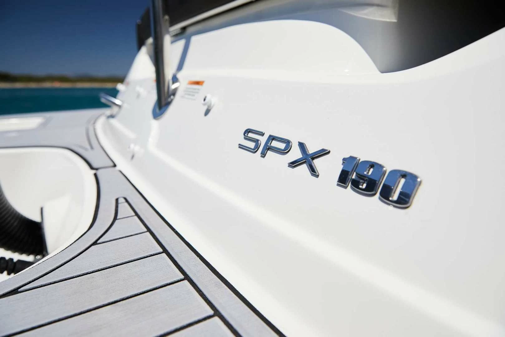 希瑞（SeaRay）SPX 190 OUTBOARD