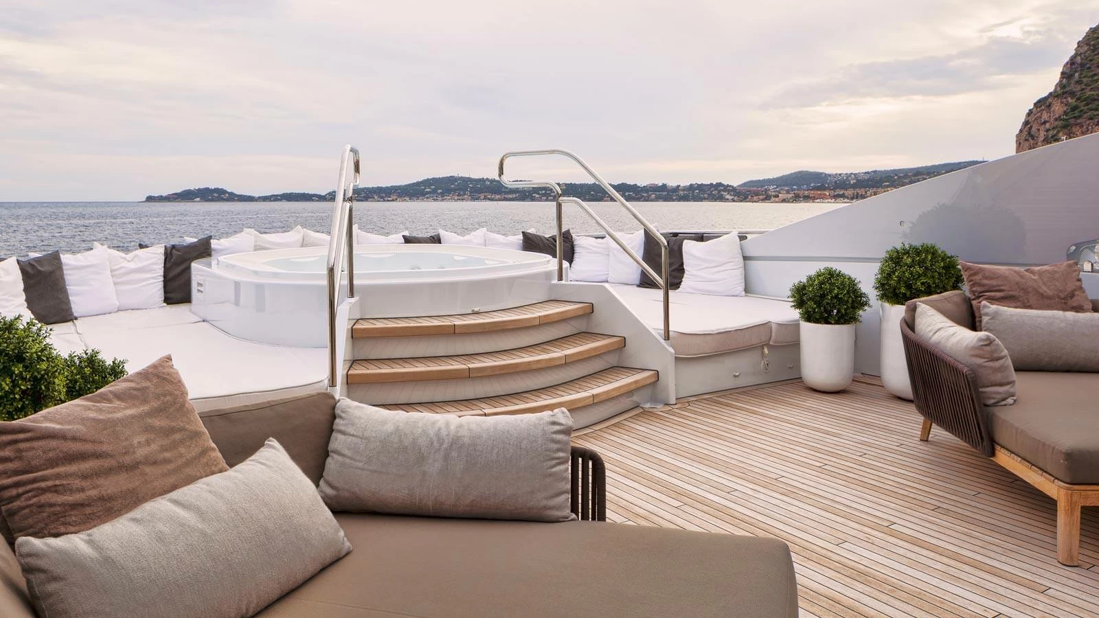 海森（Heesen）Monaco Wolf