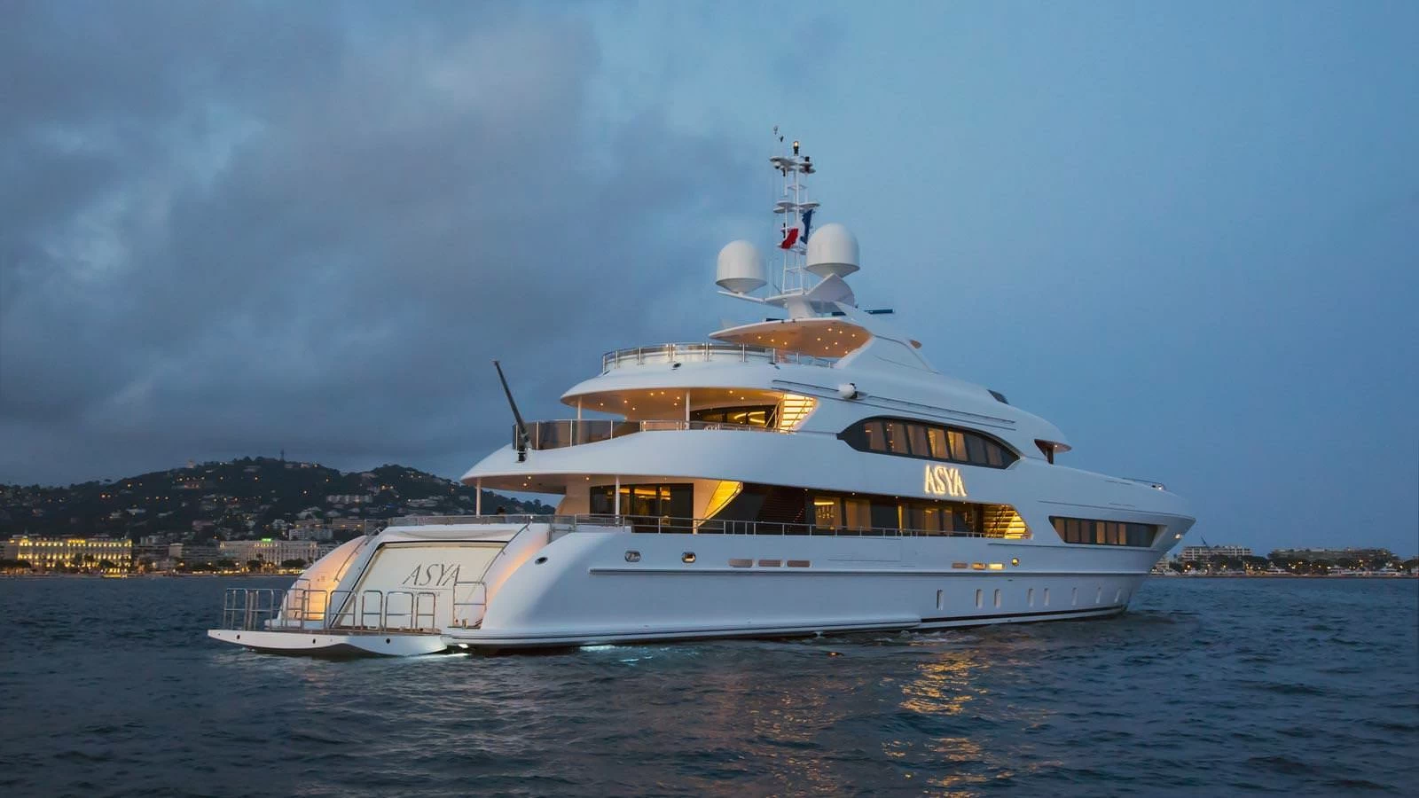 海森（Heesen）Asya