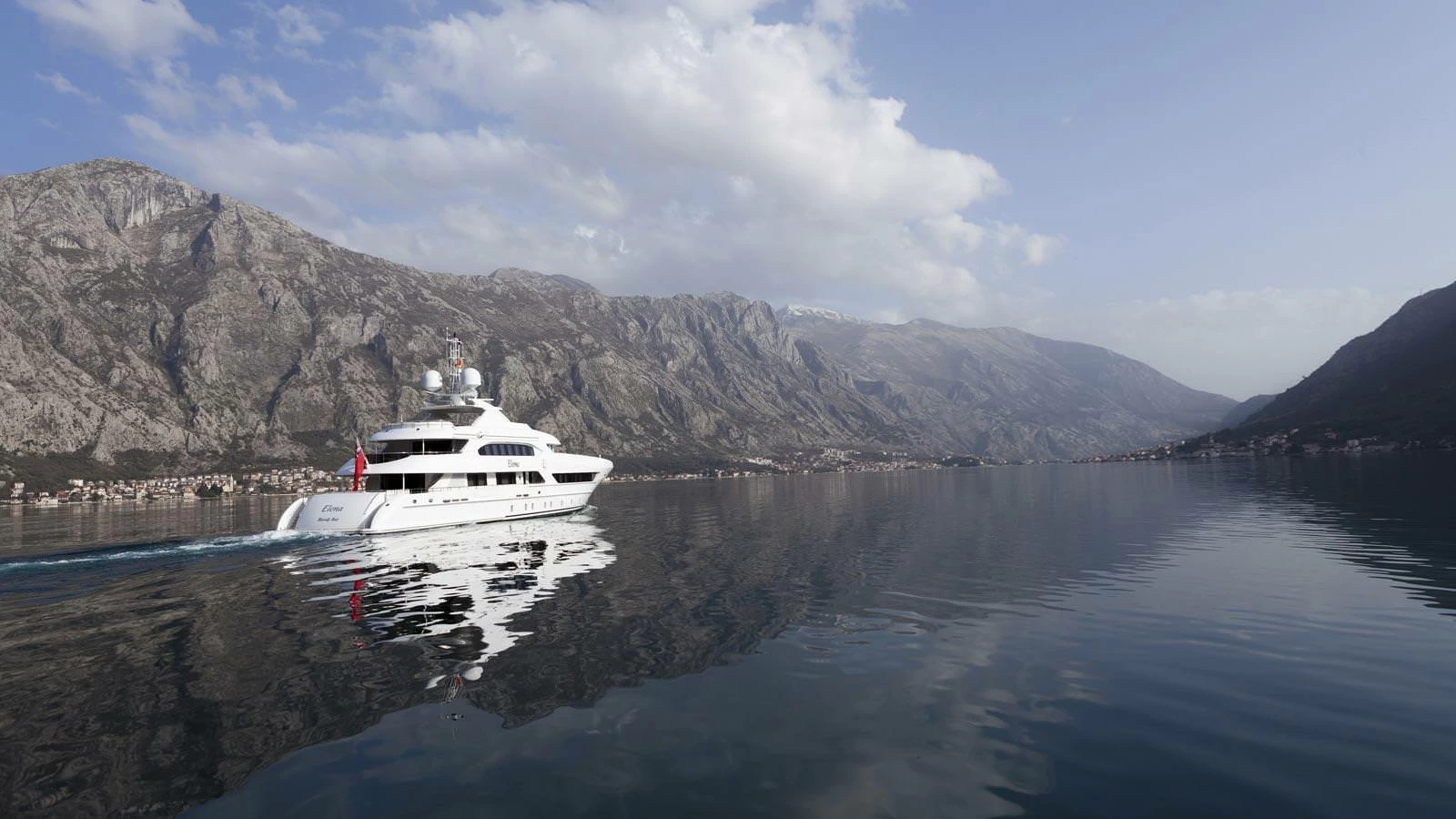 海森（Heesen）Elena