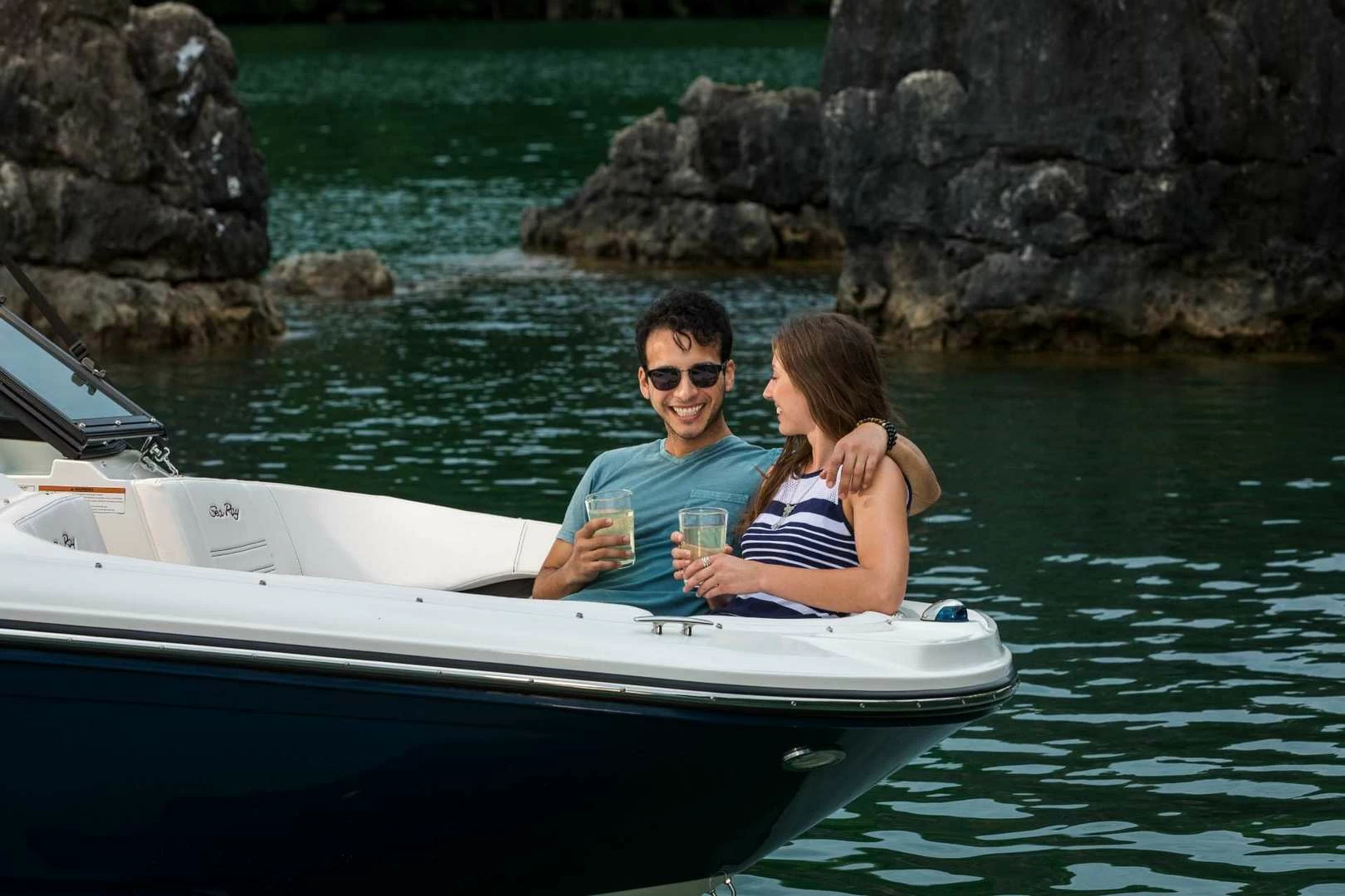 希瑞（SeaRay）SPX 210 OUTBOARD