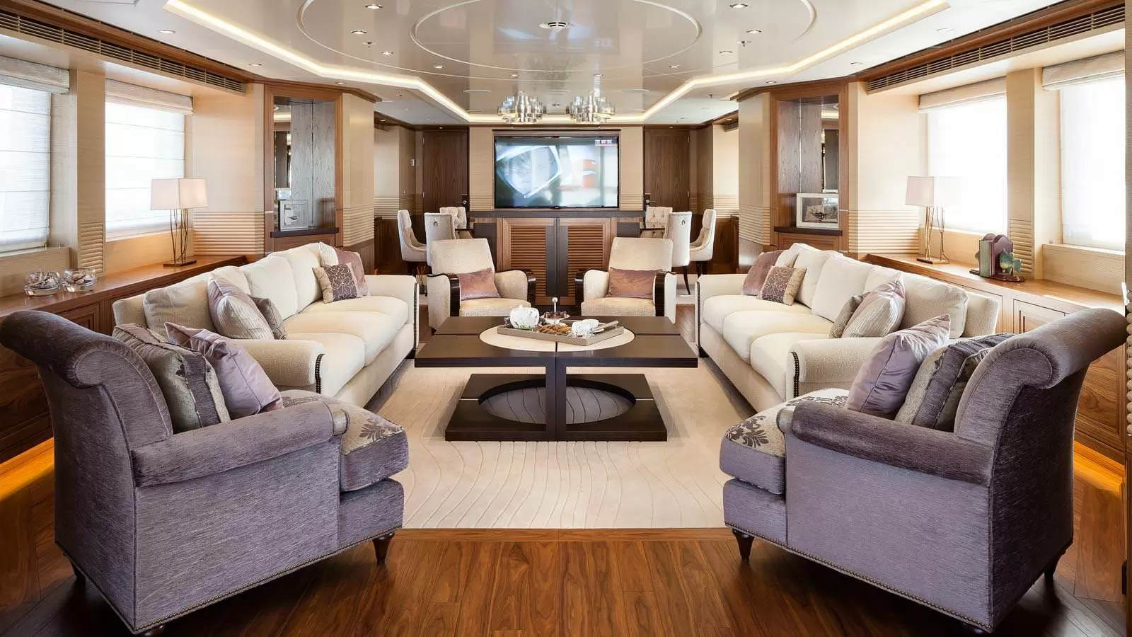 海森（Heesen）Elena