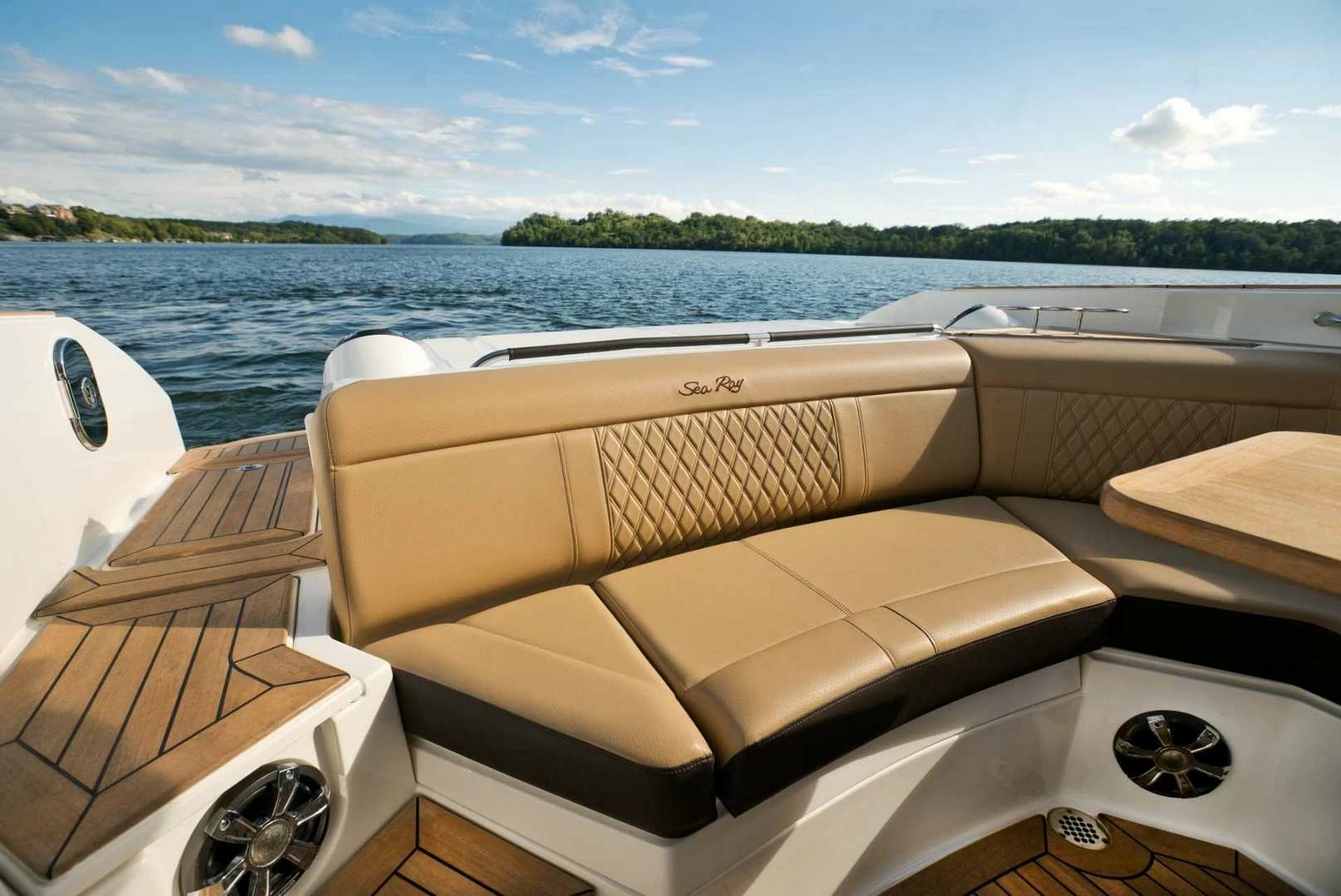 希瑞（SeaRay）SLX 350 OUTBOARD