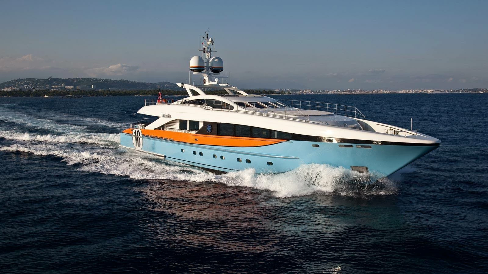 海森（Heesen）Aurelia