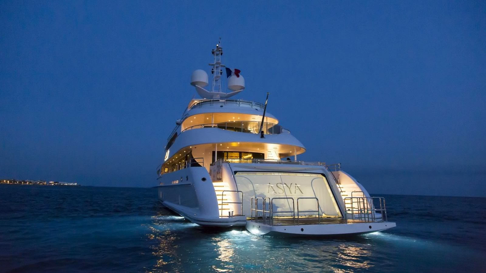 海森（Heesen）Asya