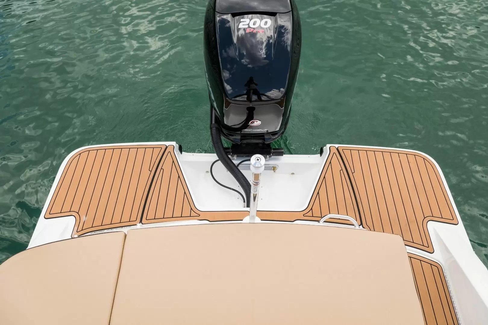 希瑞（SeaRay）SPX 230 OUTBOARD