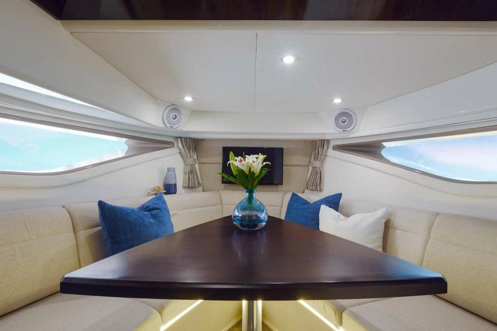 希瑞（SeaRay）SUNDANCER 320