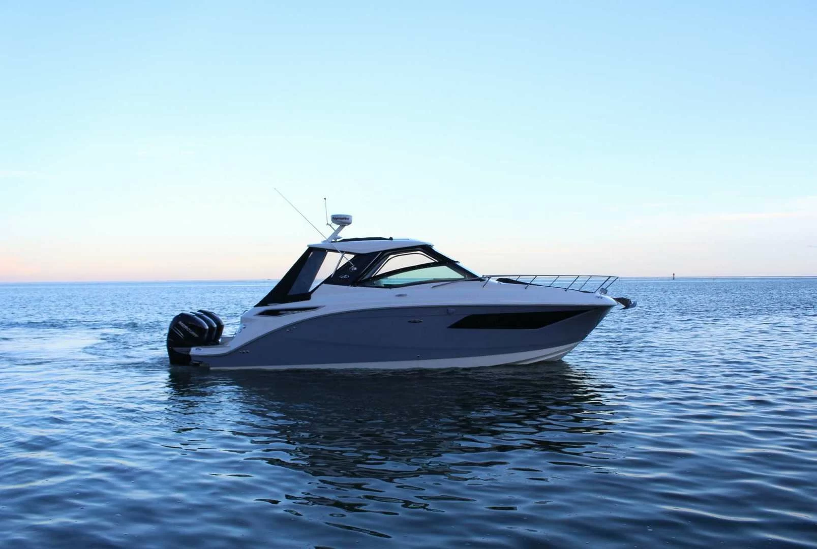 希瑞（SeaRay）SUNDANCER 320 OUTBOARD