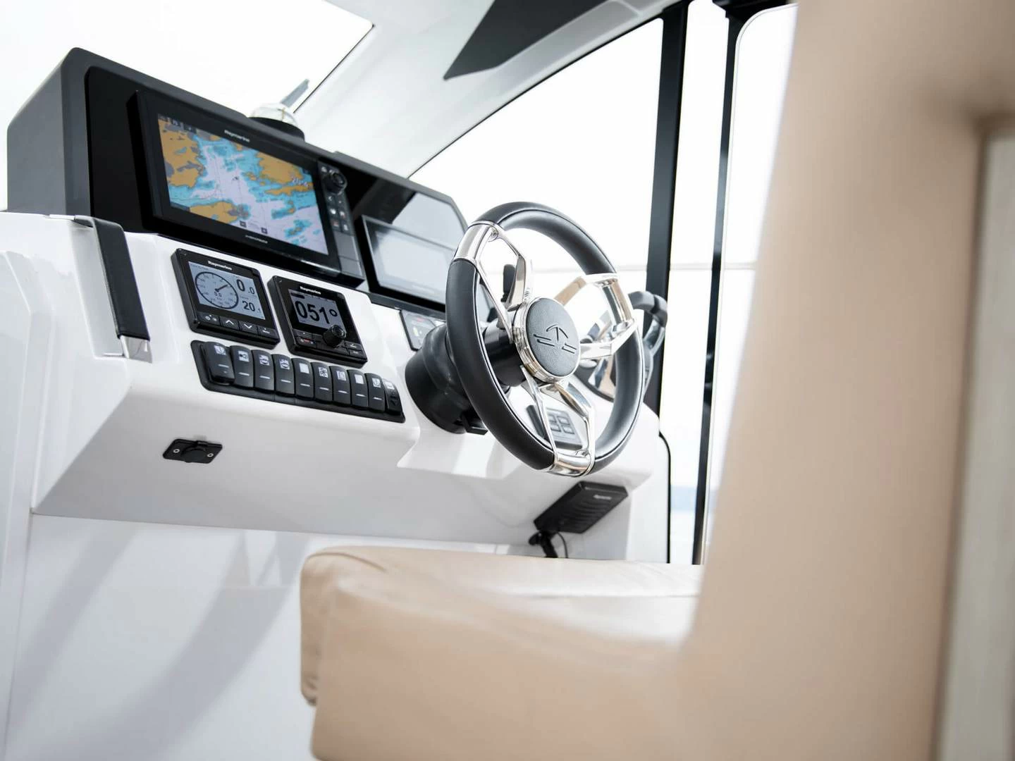 西莱（Sealine）c390