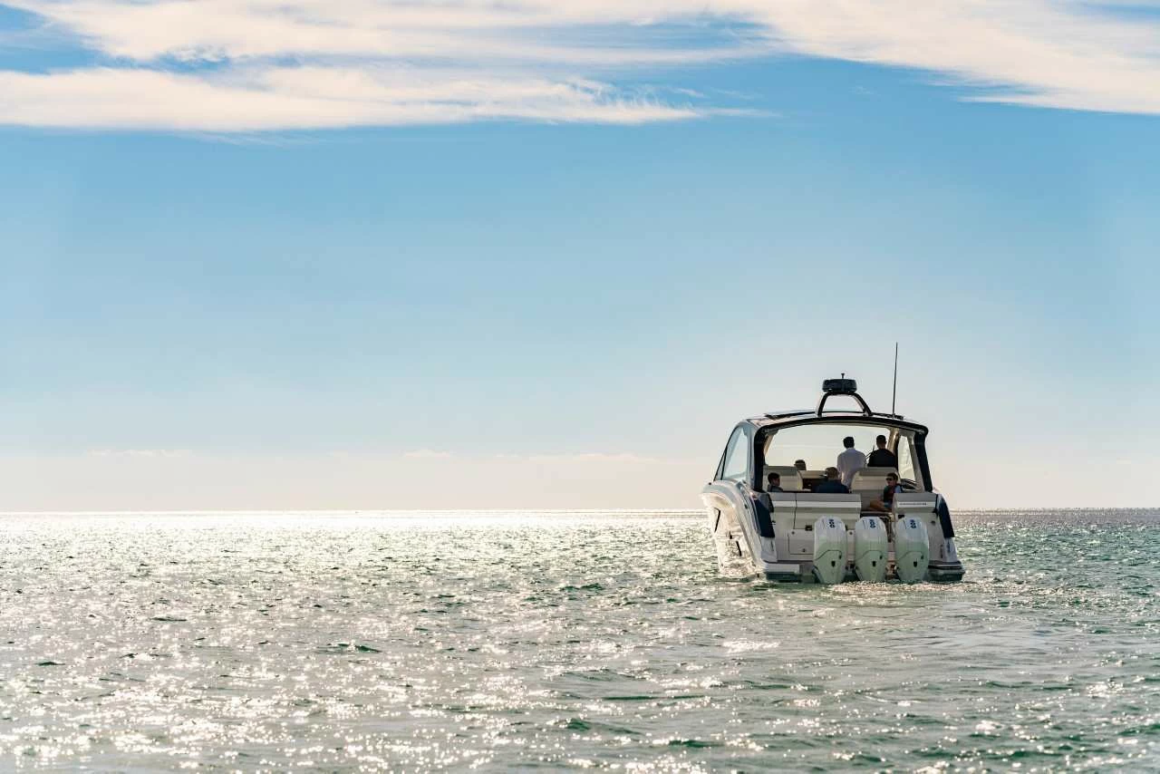 希瑞（SeaRay）SUNDANCER 370 OUTBOARD