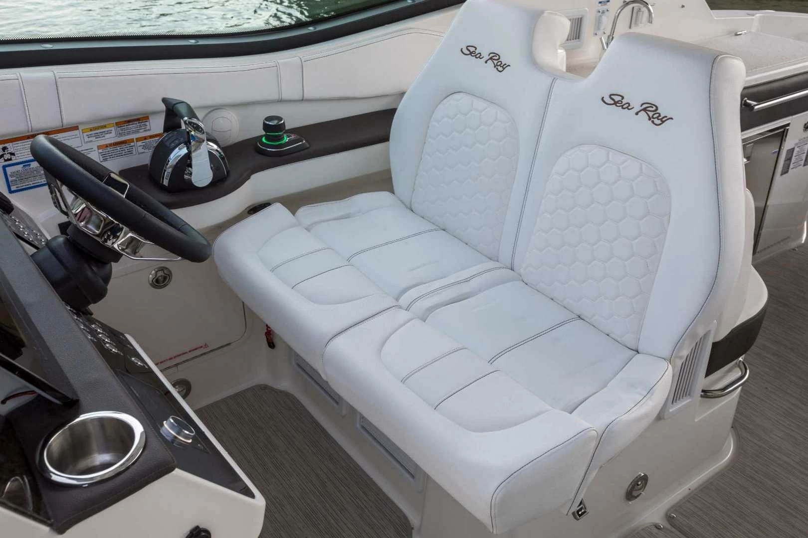 希瑞（SeaRay）SUNDANCER 320 OUTBOARD