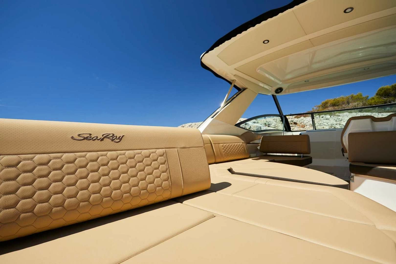希瑞（SeaRay）SUNDANCER 320