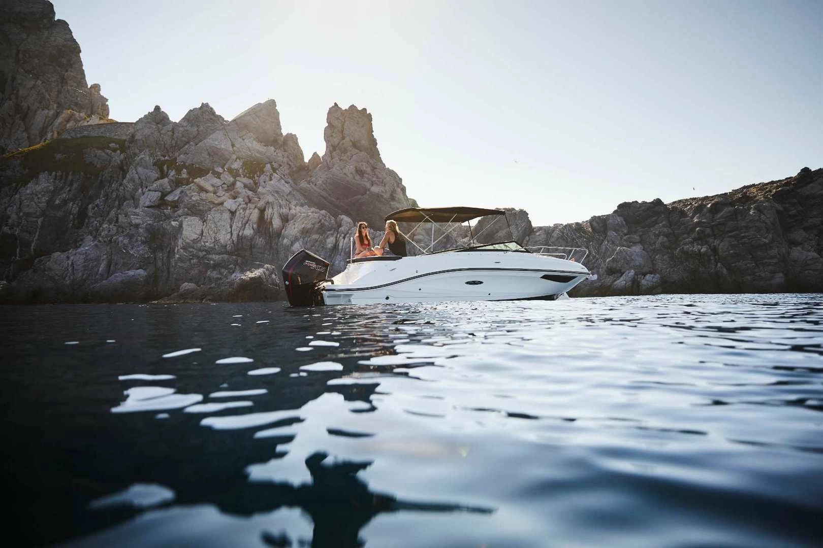 希瑞（SeaRay）SUN SPORT 230 OUTBOARD