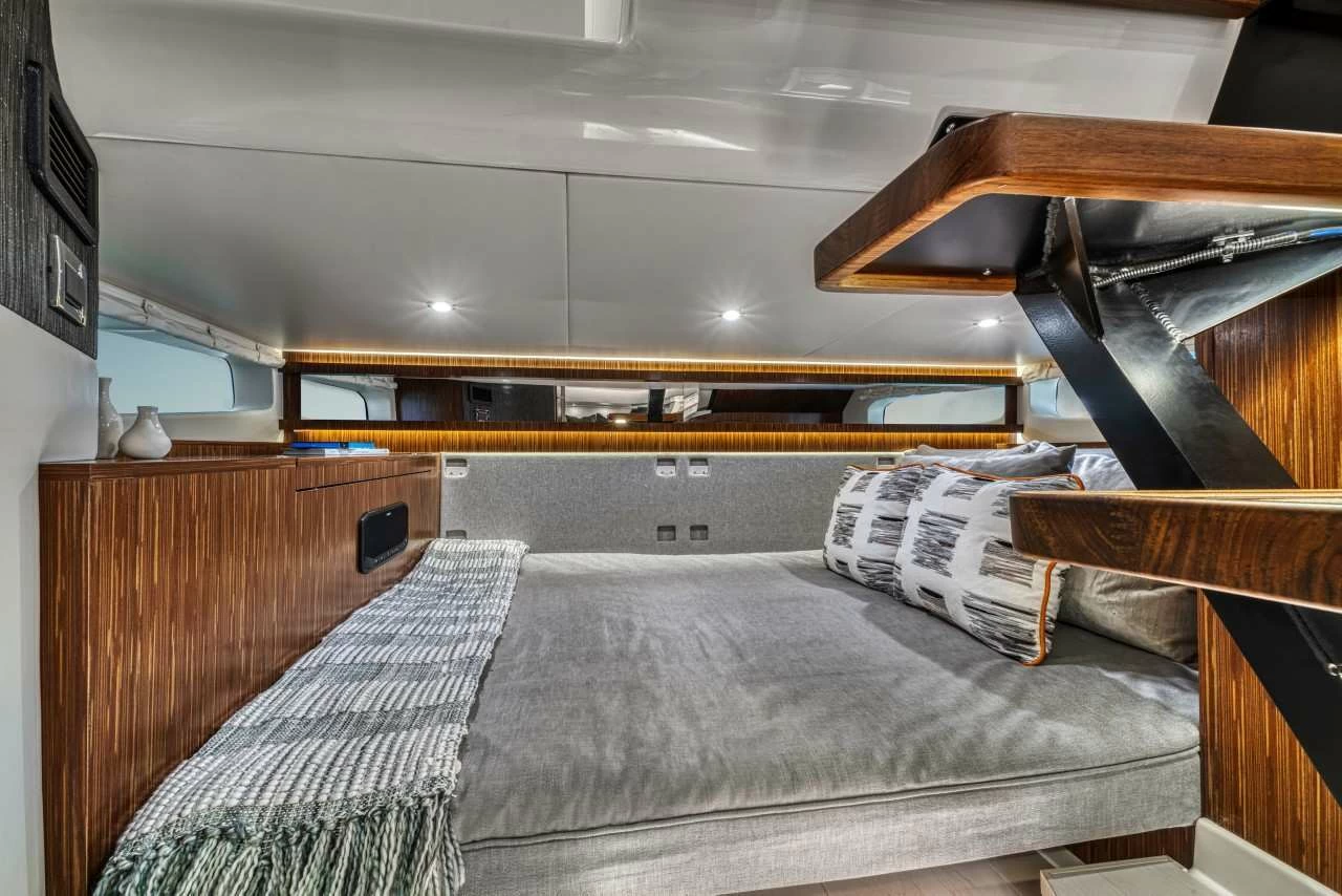 希瑞（SeaRay）SUNDANCER 370 OUTBOARD