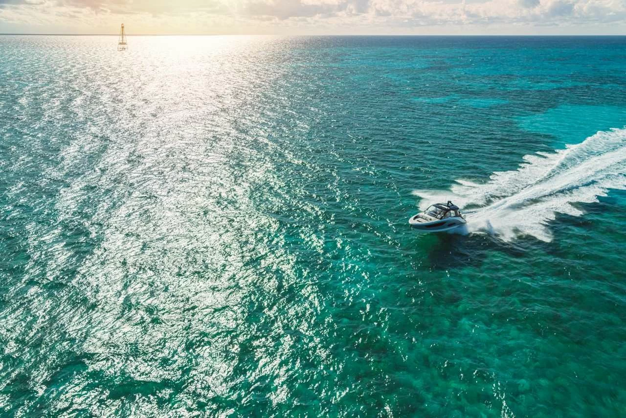 希瑞（SeaRay）SUNDANCER 370 OUTBOARD