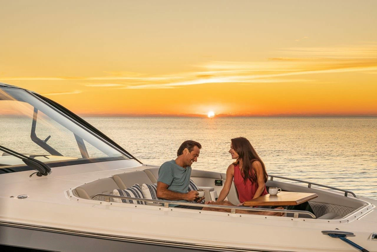 希瑞（SeaRay）SUNDANCER 370 OUTBOARD