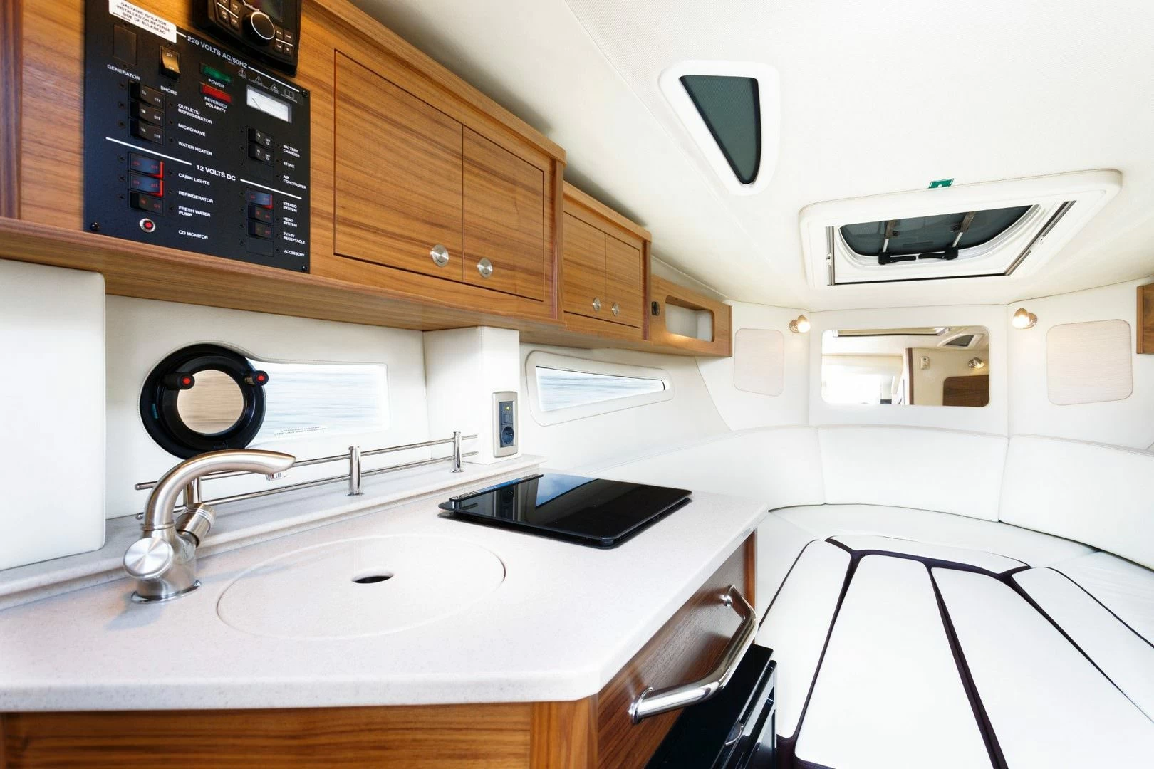 希瑞（SeaRay）SUNDANCER 265