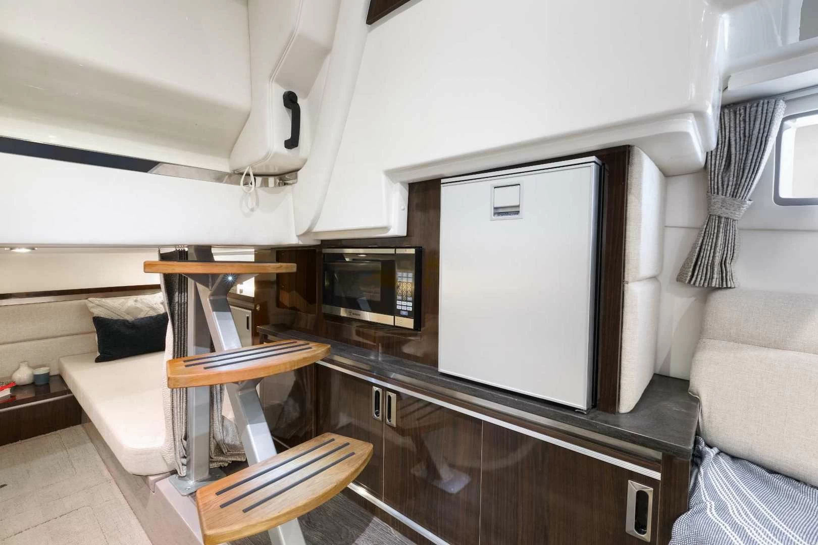 希瑞（SeaRay）SUNDANCER 320