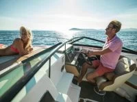 希瑞（SeaRay）SUN SPORT 230