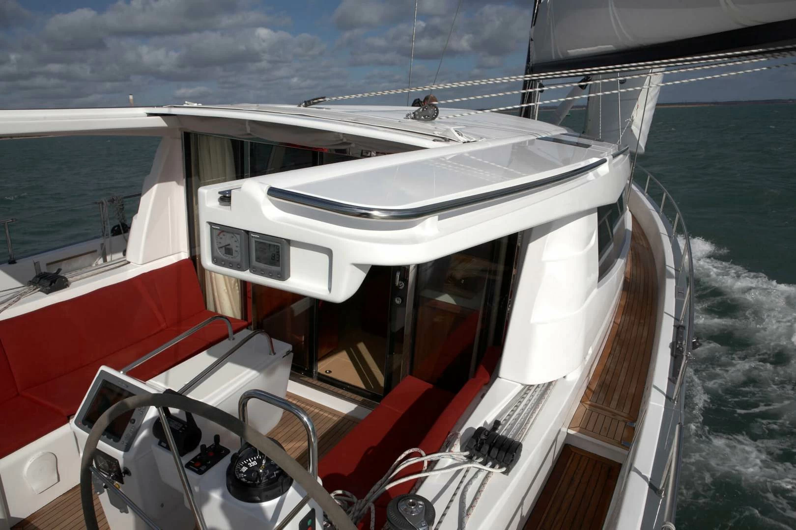 汉斯（Hanse）Moody Decksaloon 45