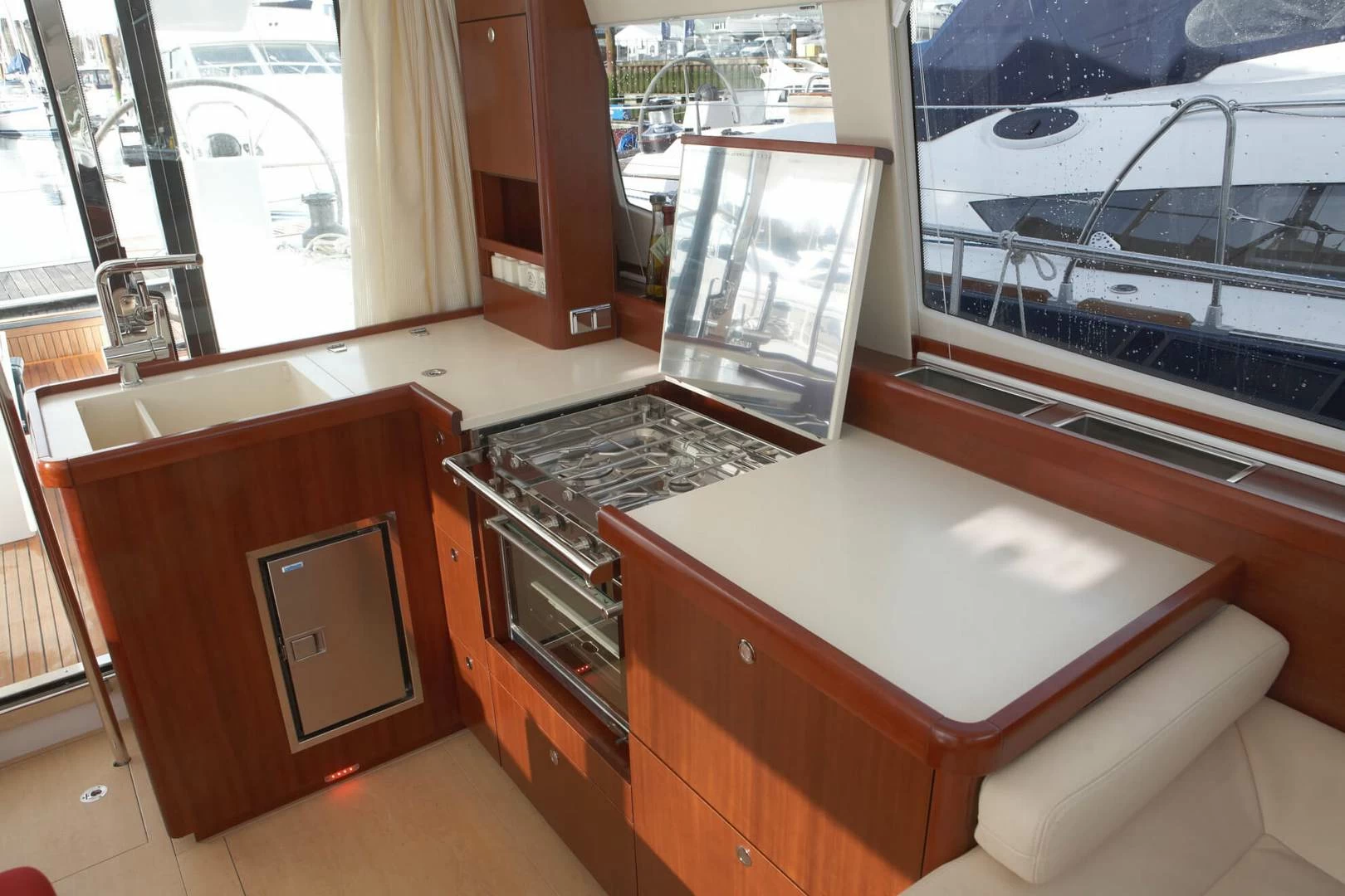 汉斯（Hanse）Moody Decksaloon 45
