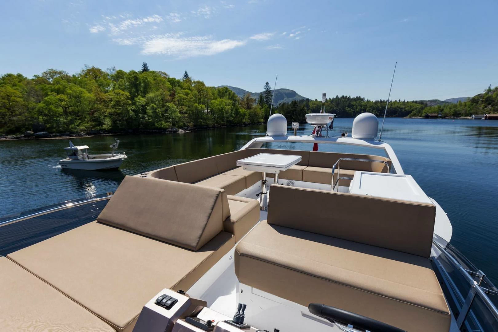 卡帝尔（Galeon）460 FLY