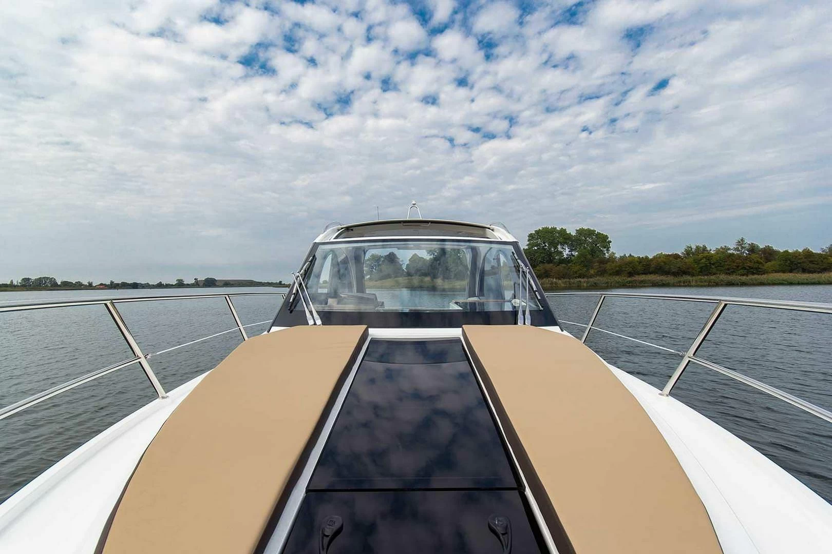 卡帝尔（Galeon）305 HTS