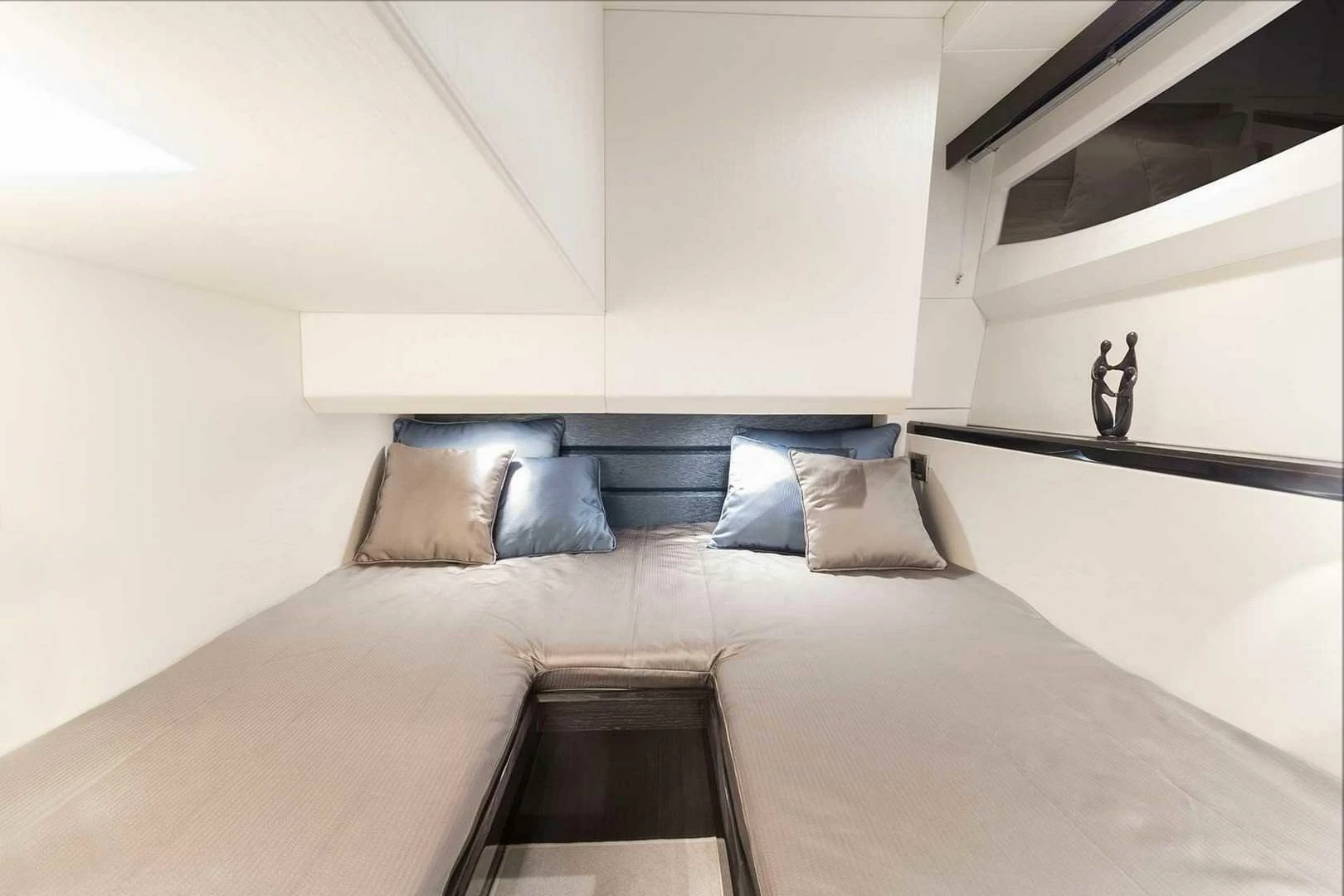 卡帝尔（Galeon）430 SKYDECK