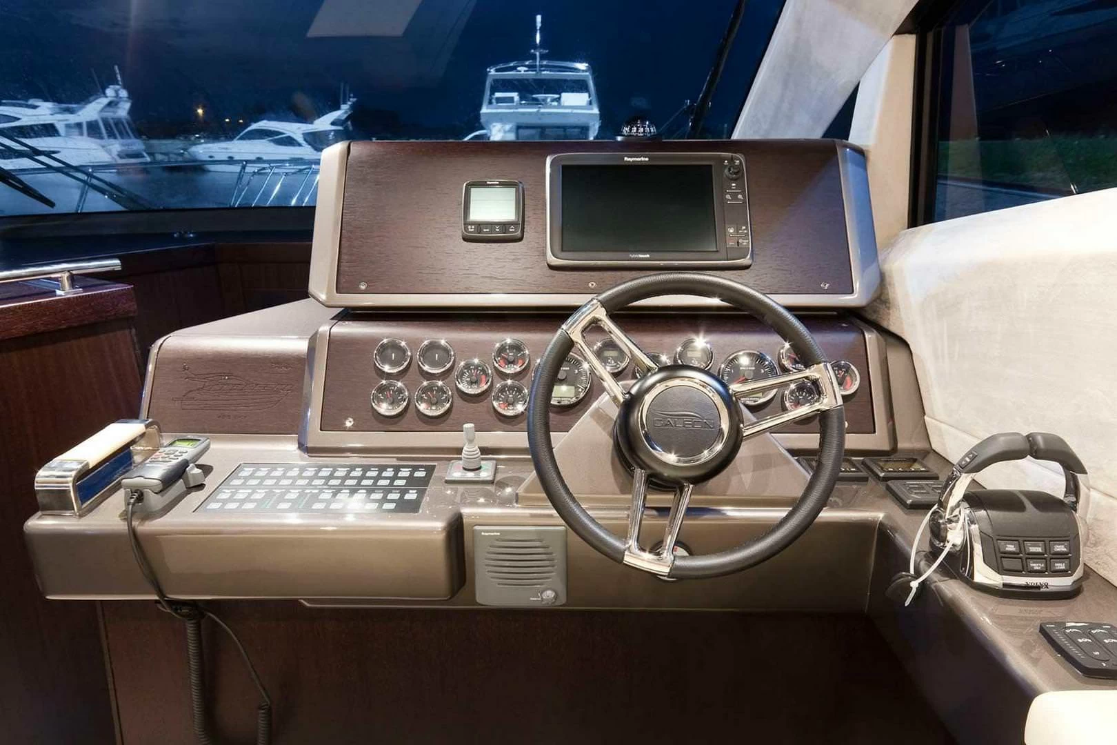 卡帝尔（Galeon）430 SKYDECK