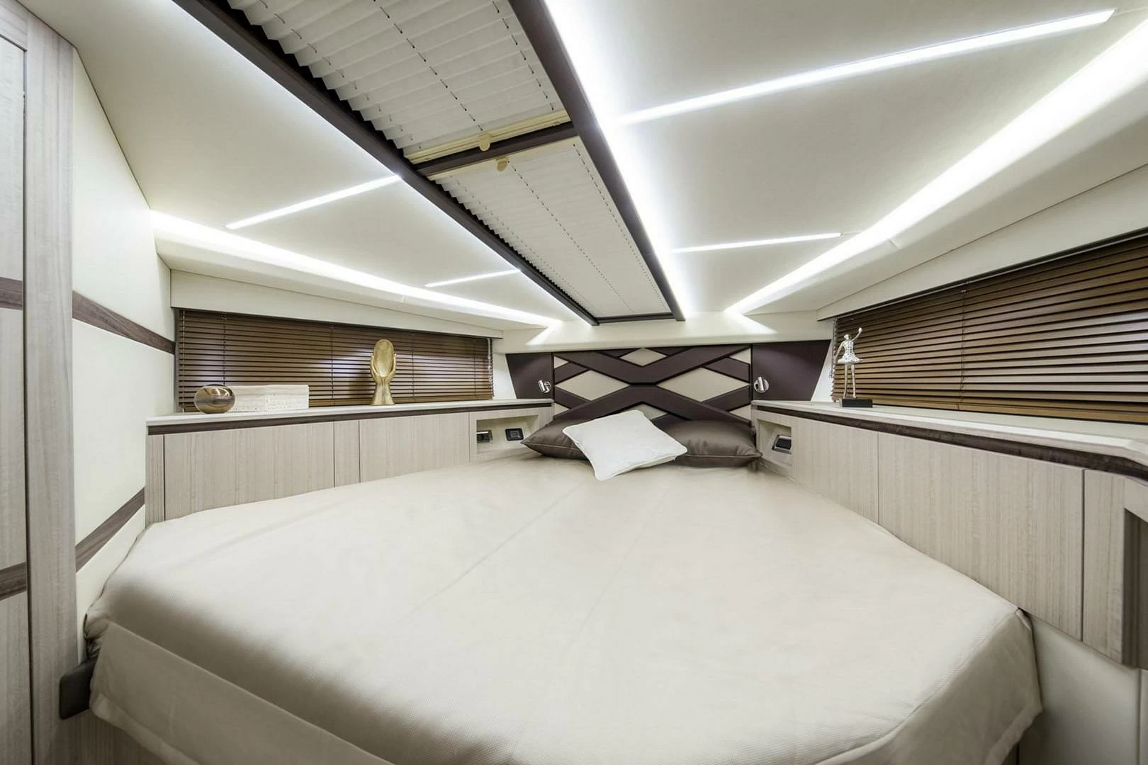 卡帝尔（Galeon）405 HTS