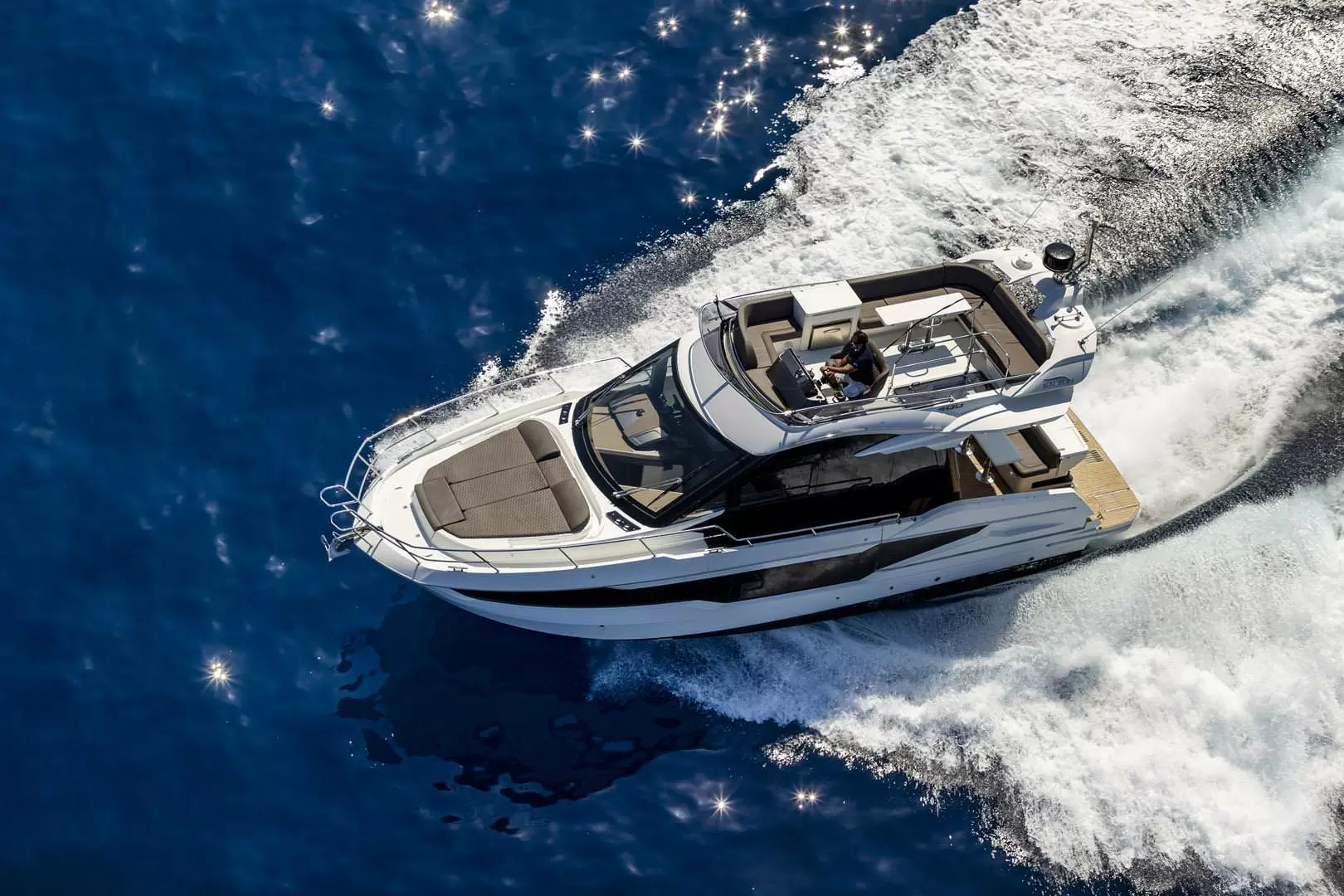 卡帝尔（Galeon）400 FLY