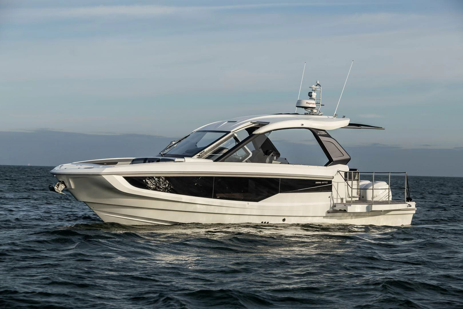 卡帝尔（Galeon）325 GTO