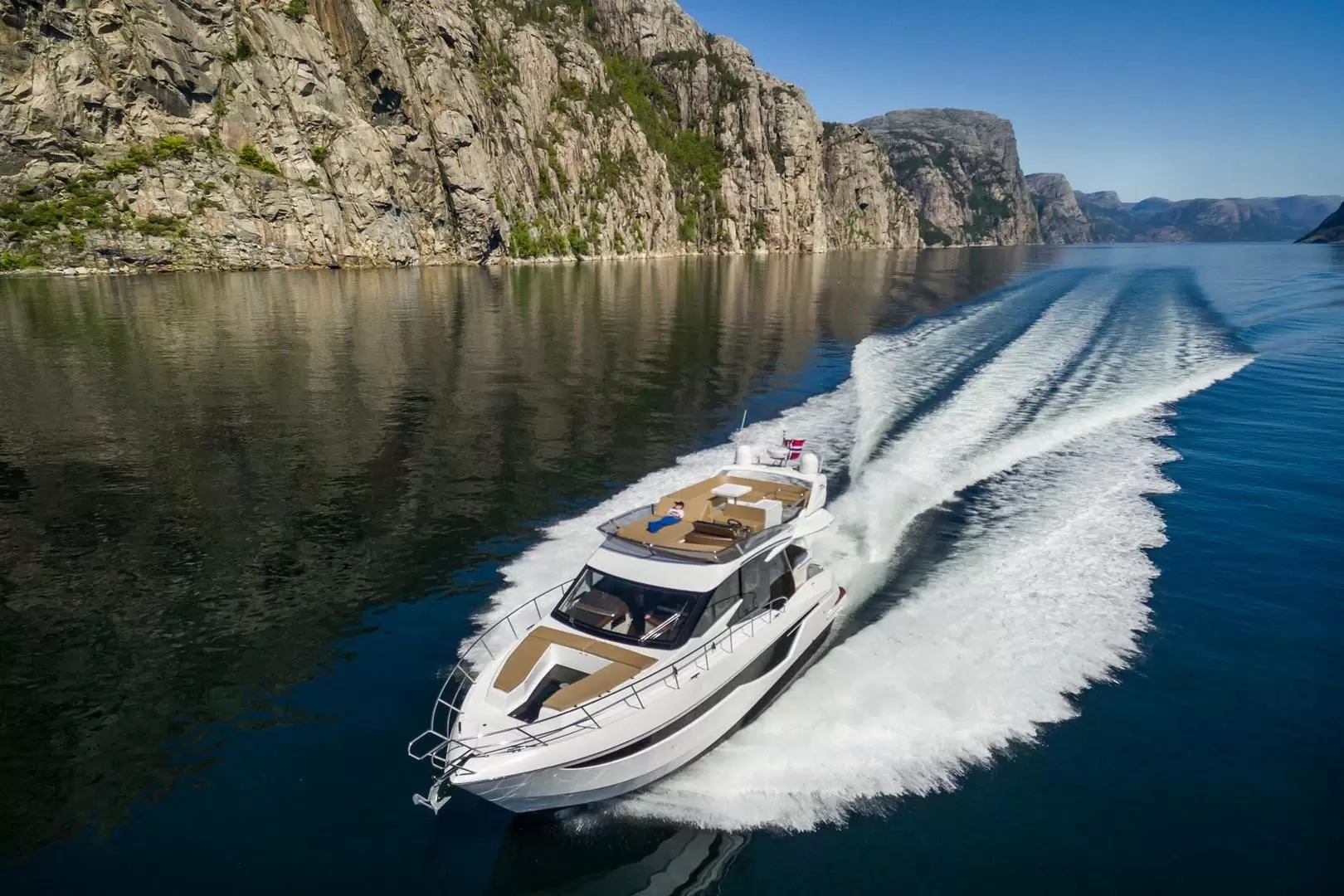 卡帝尔（Galeon）460 FLY