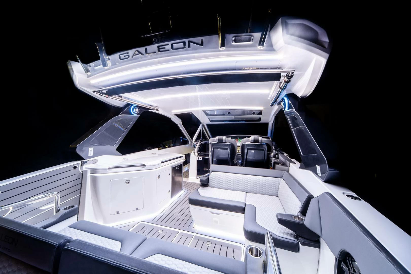 卡帝尔（Galeon）325 GTO