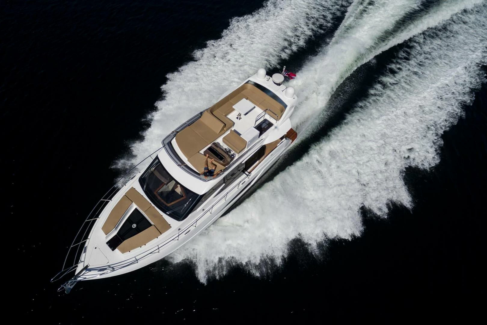 卡帝尔（Galeon）460 FLY