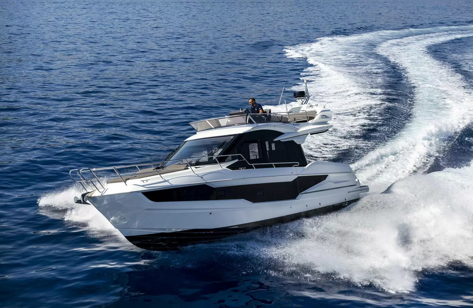 卡帝尔（Galeon）400 FLY