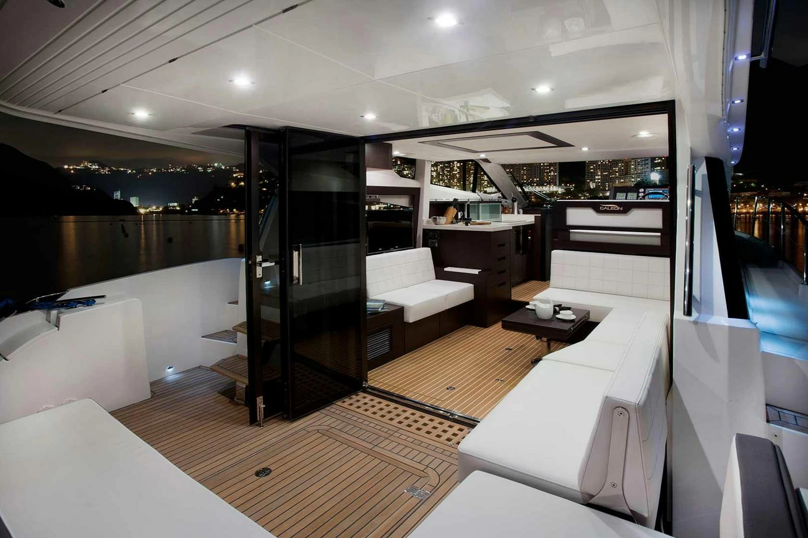 卡帝尔（Galeon）420 FLY	